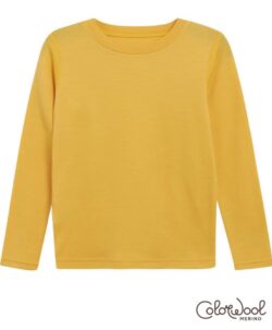 Myk og varm genser fra ColorWool Merino. Sitter fint i halsen og har litt ekstra lengde så den ikke glir opp. Laget av 95% merinoull og 5% polyamid. En super ullkvalitet som holder seg fint vask etter vask. Sertifisert med Standard 100 fra OEKO-TEX®.
