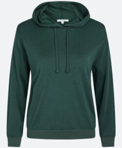 Myk og varm hettegenser til dame fra Hust&Claire i 50% merinoull, 45% bambusviskose og 5% polyamid. Det er tynn bambusviskose innerst og fin merinoull ytterst. Sertifisert med Standard 100 fra OEKO-TEX®. Hust&Claire lanserer denne høsten "me&mum". Det er myke og varme plagg til dame i samme kvalitet som til baby og barn.