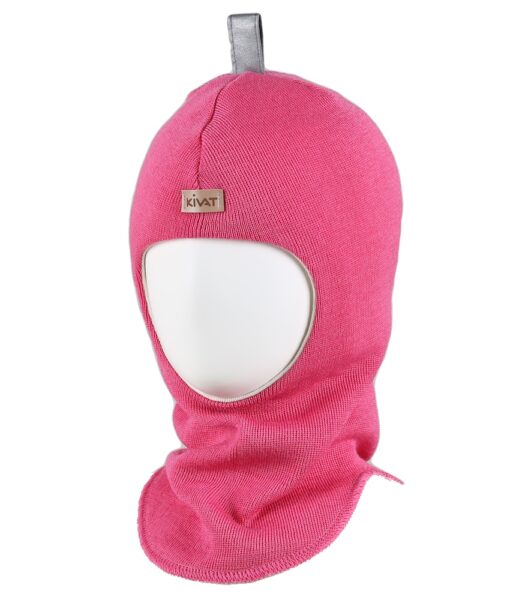 Varm og vindtett balaclava med refleks på toppen fra finske Kivat. Luen er strikket i 100% fin ull og foret med GOTS- sertifisert økologisk bomull. Luen har ekstra padding rundt ører og panne. Dette er en lue som du kan føle deg trygg på at barnet ikke blir kald i. Luen er slitesterk og kan fint kan gå i arv og varme flere. Laget i Finland.
