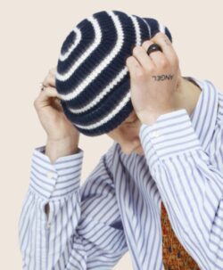 Le Bonnet Beanie i lammeull/angora - Midnight Stripe