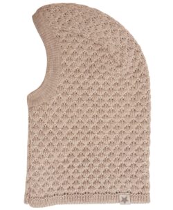 Myk og varm strikket balaclava fra danske HUTTEliHUT i 100% merinoull. Produsert i Danmark. Vaskes fint på 30 grader ullprogram med vaskemiddel for ull/silke. Tørkes flatt.