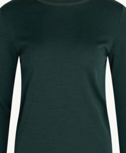 Myk og varm genser til dame fra Hust&Claire i 50% merinoull, 45% bambusviskose og 5% polyamid. Det er tynn bambusviskose innerst og fin merinoull ytterst. Sertifisert med Standard 100 fra OEKO-TEX®. Hust&Claire lanserer denne høsten "me&mum". Det er myke og varme plagg til dame i samme kvalitet som til baby og barn.