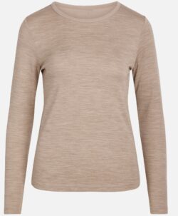 Myk og varm genser til dame fra Hust&Claire i 50% merinoull, 45% bambusviskose og 5% polyamid. Det er tynn bambusviskose innerst og fin merinoull ytterst. Sertifisert med Standard 100 fra OEKO-TEX®. Hust&Claire lanserer denne høsten "me&mum". Det er myke og varme plagg til dame i samme kvalitet som til baby og barn.