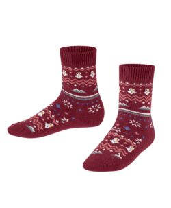 En litt tykkere, slitesterk og varm vintersokk fra Falke med snømenn, fjell og snøkrystaller. Falke er kjent for sin gode kvalitet og passform. Sokkene er laget av 34% polyamid, 27% ull. 23% viskose, 15% kashmir og 1% elastan.
