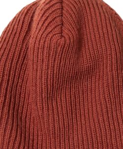 Varm og tøyelig ribbestrikket ullue fra Joha i 100% merinoull. Luen dobbel og varmer små ører veldig godt. Sertifisert med Standard 100 fra OEKO-TEX®.