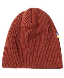 Varm og tøyelig ribbestrikket ullue fra Joha i 100% merinoull. Luen dobbel og varmer små ører veldig godt. Sertifisert med Standard 100 fra OEKO-TEX®.