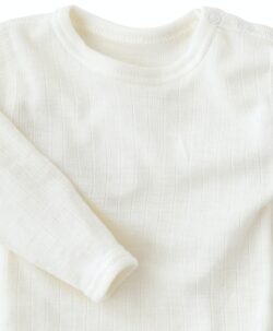 Myk Joha basic ullbody i 100% merinoull. Praktisk knepping på den ene skulderen. Dette er en ullkvalitet fra Joha som er tøyelig og super å bevege seg i. Sertifiseringer: OEKO-TEX® Standard 100 & Woolmark Pure Merino Wool.